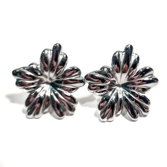 Pau Flower Earrings