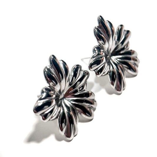 Pau Flower Earrings