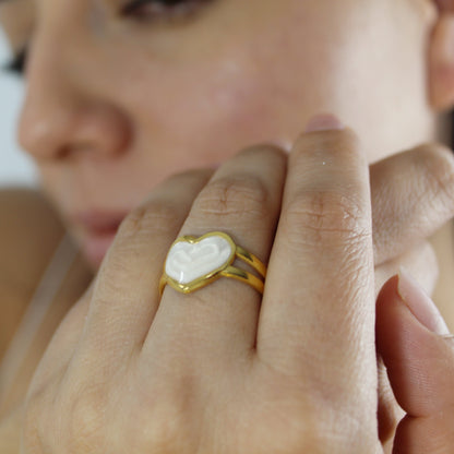 Eva Ring
